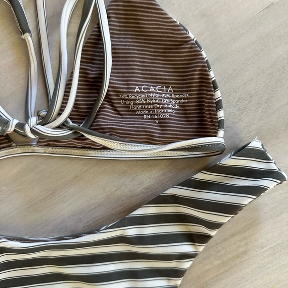 ACACIA - Picture 5 of 5